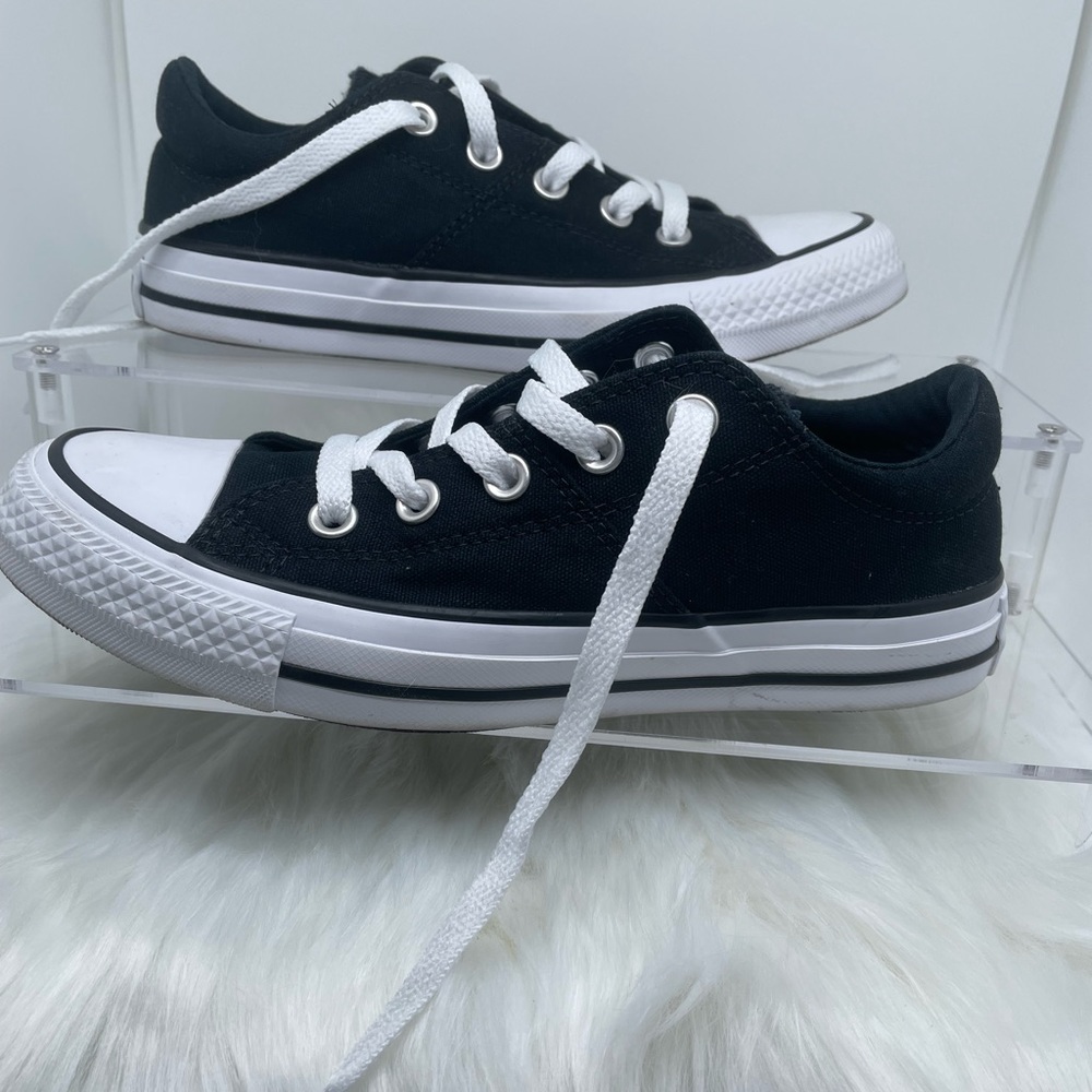 Black/white Converse